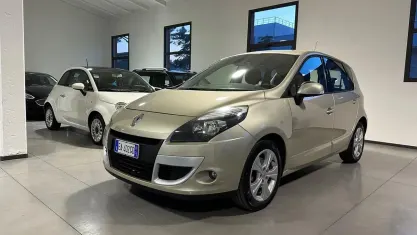 Usata Renault Scénic Luxe 110 CV (80 kW) 2010 Grigio Monovolume