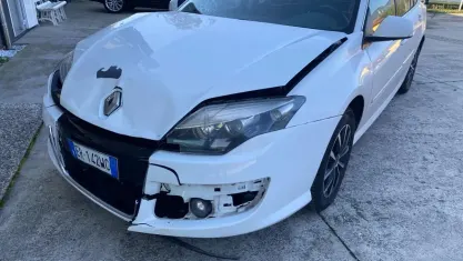 Usata Renault Laguna III 150 CV (110 kW) 2011 Bianco Station wagon