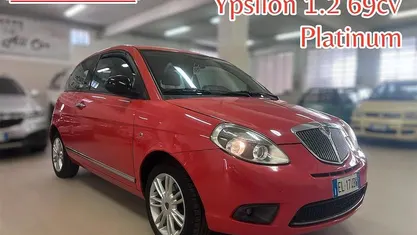 Arancione Usata 2011 Lancia Ypsilon Due volumi | 3900 € (Buon prezzo)