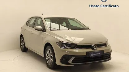 Usata VW Polo Life 95 CV (69 kW) 2023 Ascot grey Utilitaria