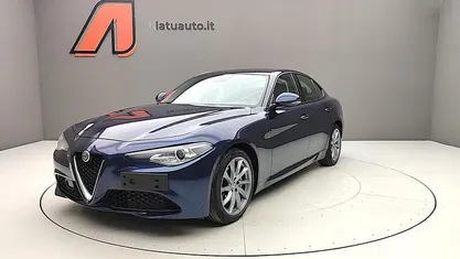 Usata 2019 Alfa Romeo Giulia Business Tre volumi | 20.490 € (Buon prezzo)