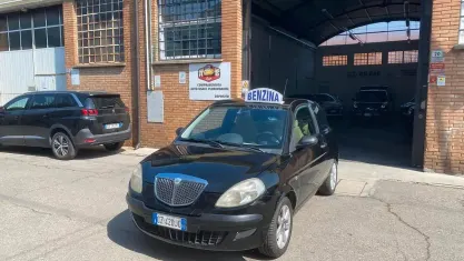 Usata Lancia Ypsilon 80 CV (58 kW) 2006 Nero Utilitaria