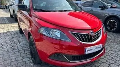 Usata Lancia Ypsilon Silver 70 CV (51 kW) 2021 Rosso Utilitaria