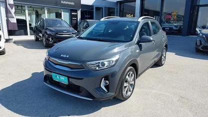Grigio Usata 2022 Kia Stonic Style SUV | 14.400 € (Buon prezzo)