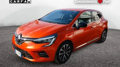 Usata Renault Clio V Techno 145 CV (106 kW) 2023 Rosso Utilitaria