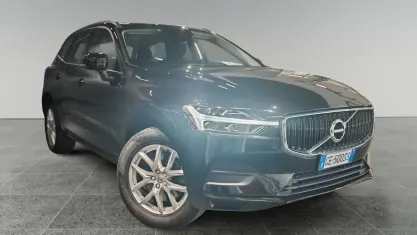 Usata Volvo XC60 Momentum 190 CV (139 kW) 2021 Nero SUV