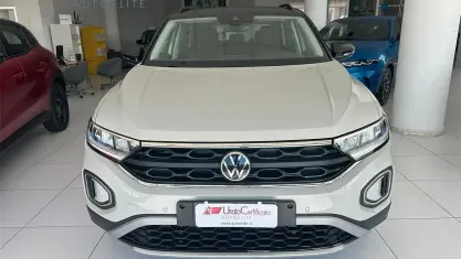 Begagnad VW T-Roc Life 110 HK (80 kW) 2022 Gul SUV