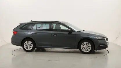 Usata Skoda Octavia Executive 150 CV (110 kW) 2021 Grigiogrigio Station wagon