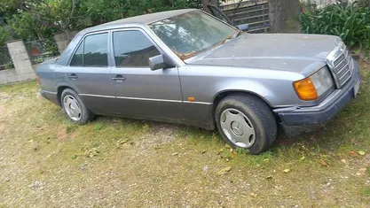Usata 1994 Mercedes 220 Tre volumi | 2490 €
