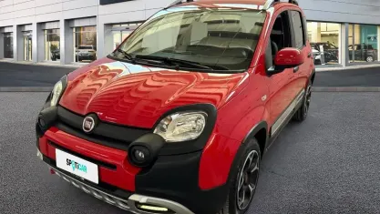 Usata Fiat Panda Cross Cross 69 CV (50 kW) 2022 Rosso Utilitaria