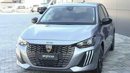 Usata Peugeot 208 Allure 101 CV (74 kW) 2025 Blu Utilitaria