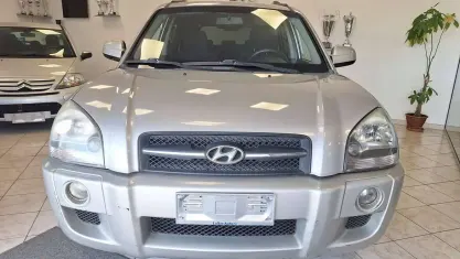 Usata Hyundai Tucson Active 141 CV (103 kW) 2007 Argento SUV