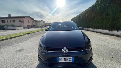 Argento Usata 2015 VW Polo Trendline Tre volumi | 5990 € (Ottimo prezzo)