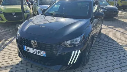 Nero Usata 2024 Peugeot 208 Allure Due volumi | 15.790 € (Buon prezzo)