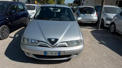 Usata Alfa Romeo 145 105 CV (77 kW) 2000 Grigio Utilitaria