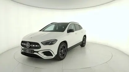 Nuova Mercedes GLA200 AMG Line Premium 150 CV (110 kW) 2026 Bianco polare SUV