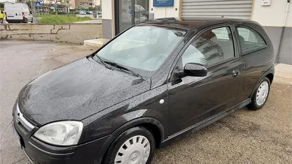 Nero Usata 2005 Opel Corsa Club Tre volumi | 1900 € (Buon prezzo)