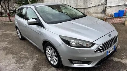Usata Ford Focus 120 CV (88 kW) 2015 Argento Station wagon