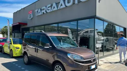 Usata Fiat Doblò Trekking 120 CV (88 kW) 2015 Marrone Monovolume