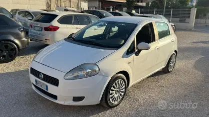 Usata Fiat Grande Punto Active 75 CV (55 kW) 2007 Bianco Utilitaria
