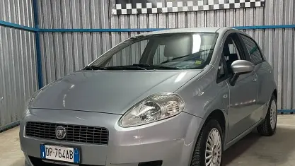 Usata Fiat Grande Punto 65 CV (47 kW) 2008 Grigio Utilitaria