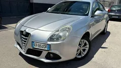 Argento Usata 2011 Alfa Romeo Giulietta Distinctive Due volumi | 2990 € (Super prezzo)