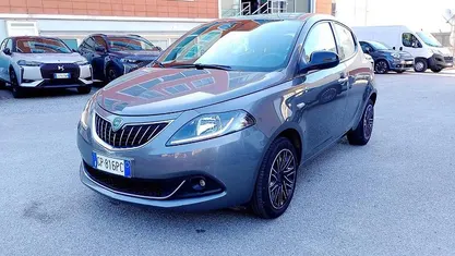 Usata 2023 Lancia Ypsilon Gold Due volumi | 12.900 € (Buon prezzo)