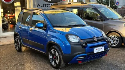 Usata Fiat Panda Cross Cross 69 CV (50 kW) 2024 Blu/azzurro Utilitaria