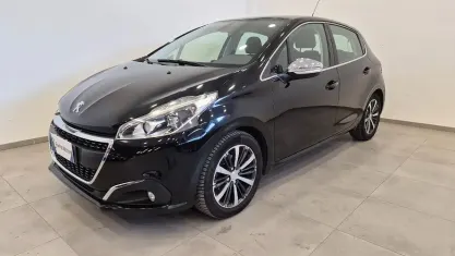 Begagnad Peugeot 208 Allure 82 HK (60 kW) 2017 Svart Halvkombi