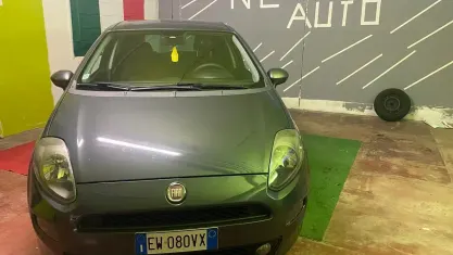 Usata Fiat Grande Punto Young 75 CV (55 kW) 2014 Grigio Utilitaria