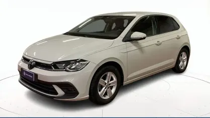 Usata VW Polo Life 95 CV (69 kW) 2023 Grigio / pastello Utilitaria