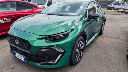 Nuova Renault Clio V Evolution 115 CV (84 kW) 2026 Verde Utilitaria
