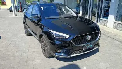 Usado MG ZS Luxury 111 CV (81 kW) 2024 Negro SUV