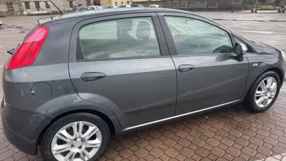 Usata Fiat Grande Punto 77 CV (56 kW) 2009 Grigio Utilitaria