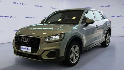 Argento fioretto metallizzato Usata 2019 Audi Q2 Admired SUV | 18.990 € (Buon prezzo)
