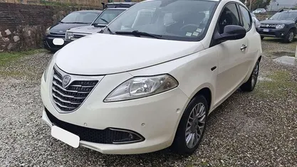 Usata Lancia Ypsilon S 69 CV (50 kW) 2011 Bianco Utilitaria