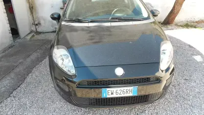 Usata Fiat Punto Lounge 70 CV (51 kW) 2015 Nero Utilitaria