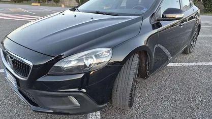 Usata Volvo V40 CC Business Edition 120 CV (88 kW) 2016 Nero Station wagon