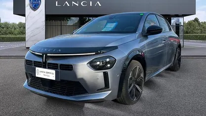 Usata Lancia Ypsilon 101 CV (74 kW) 2025 Grigio Utilitaria