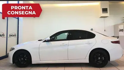 Bianco Usata 2019 Alfa Romeo Giulia Super Tre volumi | 22.100 € (Cara)