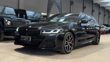Gebraucht BMW 520 M Sport 190 PS (139 kW) 2023 Schwarz Kombi