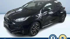 Nero metallizzato Usata 2021 Toyota Yaris Hybrid Lounge Tre volumi | 18.500 € (Buon prezzo)