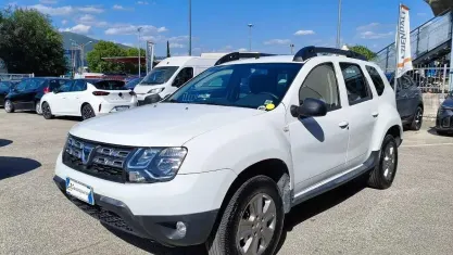 Usata Dacia Duster Lauréate 115 CV (84 kW) 2017 Bianco SUV