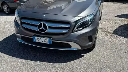 Usata Mercedes GLA200 Premium 136 CV (100 kW) 2015 Grigio SUV