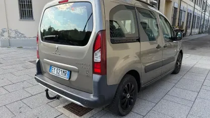 Usata Peugeot Partner Tepee Outdoor 99 CV (72 kW) 2015 Giallo Monovolume
