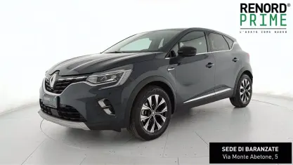 Usata Renault Captur Techno 143 CV (105 kW) 2023 Blu marino SUV