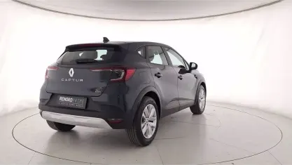 Usata Renault Captur Equilibre 101 CV (74 kW) 2023 Blu scuro SUV