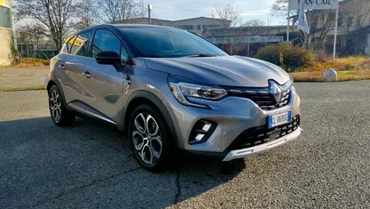 Grigio chiaro Usata 2022 Renault Captur Techno SUV | 17.800 € (Buon prezzo)