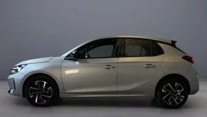 Usata Opel Corsa 101 CV (74 kW) 2025 Crystal silver Utilitaria