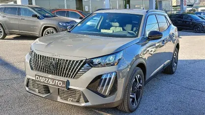 Occasion Peugeot 2008 Allure 101 ch (74 kW) 2025 Gris SUV
